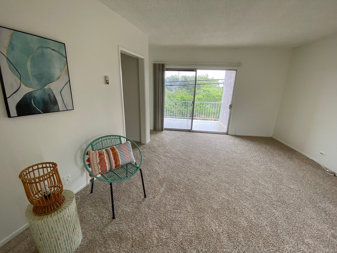 Living room - 5808 S Pacific Coast Hwy