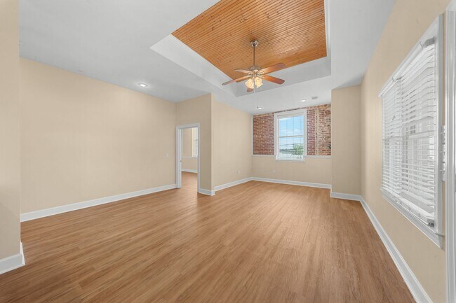 Foto del edificio - 51 E Main St