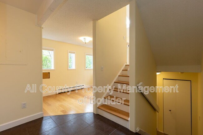 Building Photo - 1633 4th St