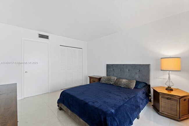 Foto del edificio - 1140 NE 191st St