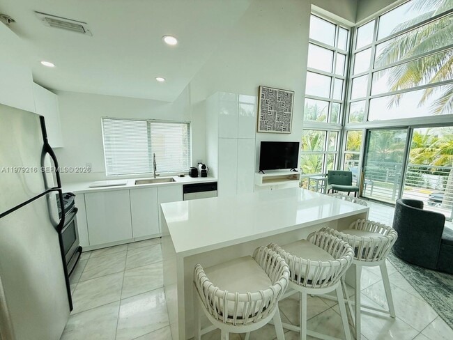 Foto del edificio - 7700 Collins Ave