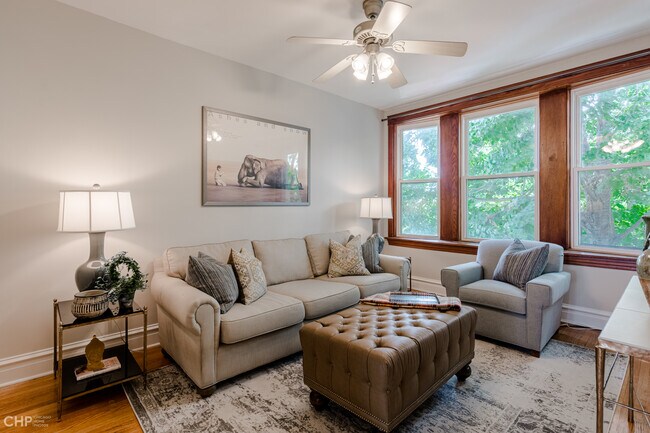 Family Room - 2044 W Cuyler Ave