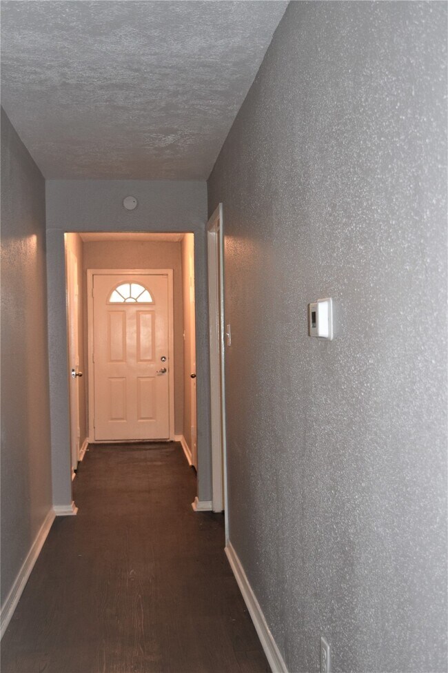 Foto del edificio - 15406 Willview Rd