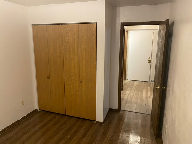 Building Photo - 437 Sumner St