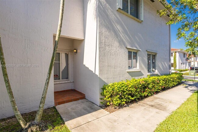 Building Photo - 10245 SW 154th Pl