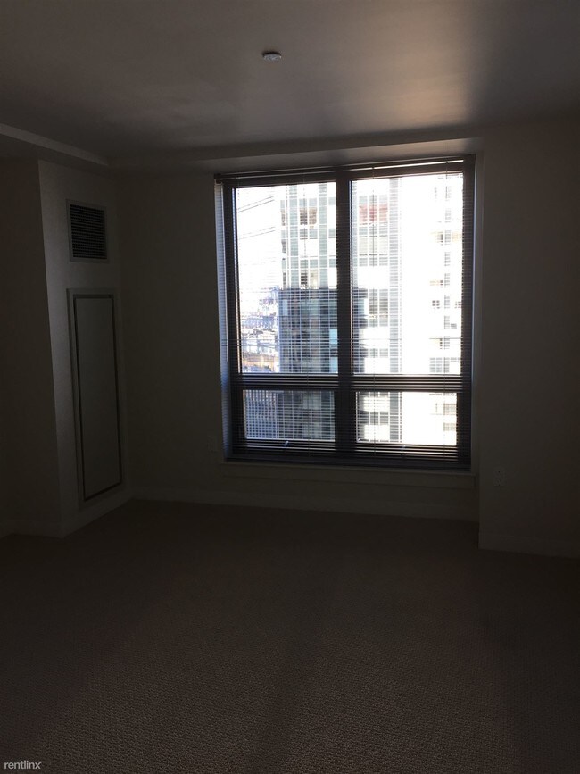 Building Photo - 25 Temple Pl