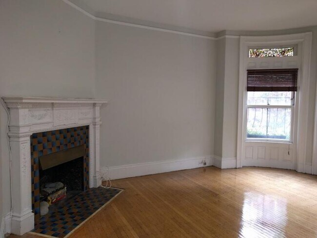 Building Photo - 258 Beacon St