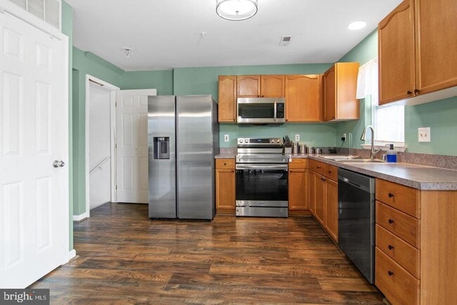 Building Photo - 110 Stull Ct
