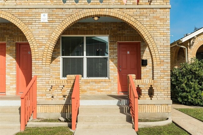 Building Photo - 2516 Avenue K
