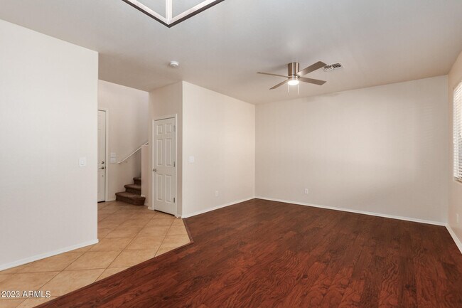 Foto del edificio - 3812 Desert Creek Ln
