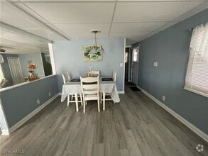 Building Photo - 471 Palm Dr