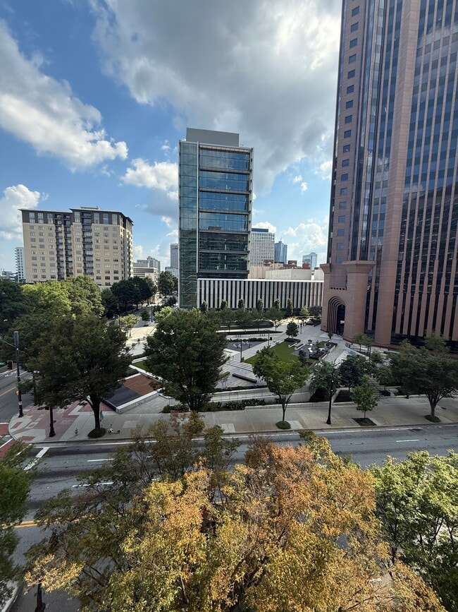 Building Photo - 620 Peachtree St NE