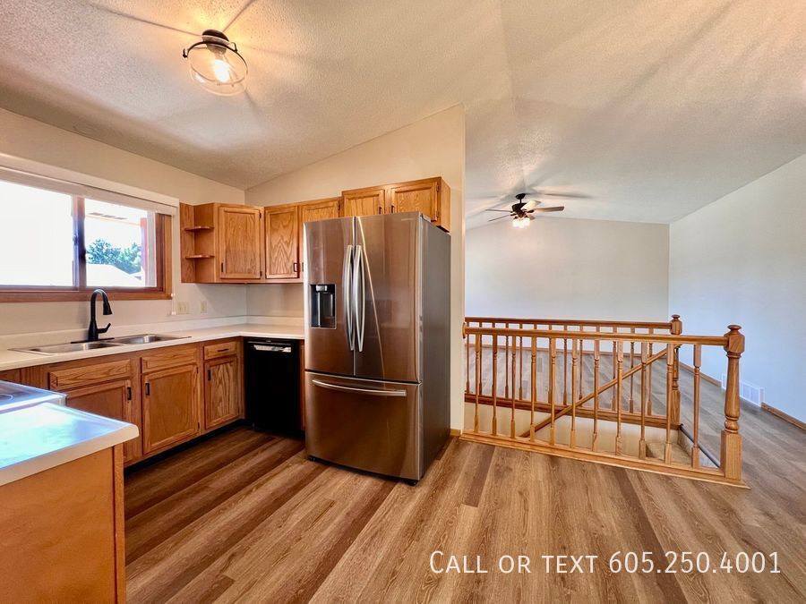 Foto principal - Beautiful 3 Bed 2 Bath House in West Sioux...