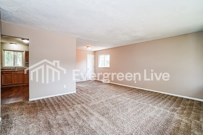 Foto del edificio - 1456 Picard Rd