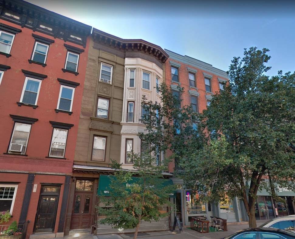 Primary Photo - 1014 Washington St