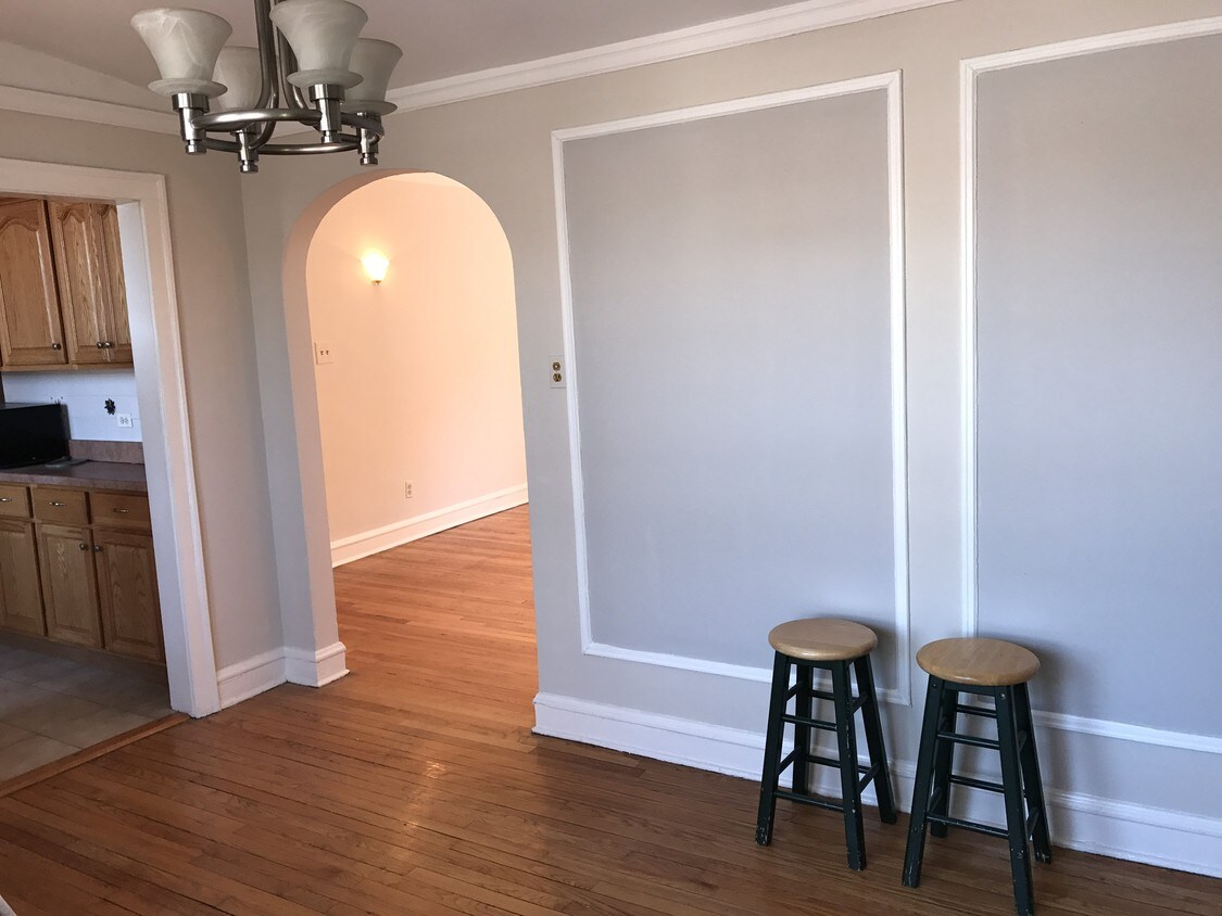Dining room - 4830 S Drexel Blvd