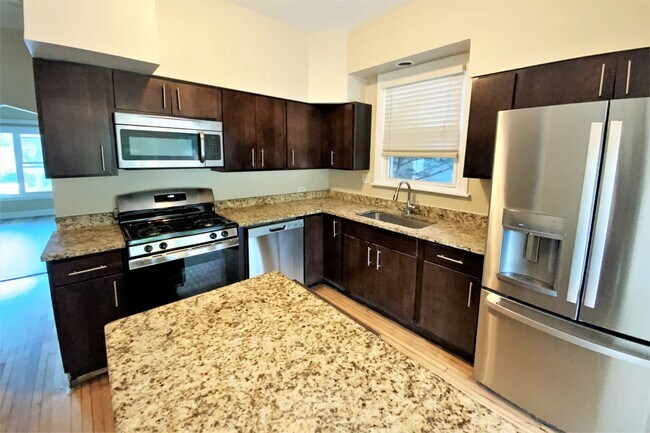 Foto del edificio - 5942 W Byron St