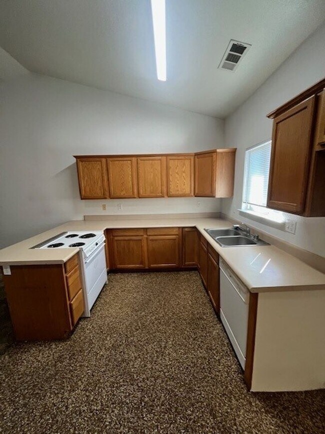 Foto del edificio - 3001 - 3007 S. Sallee Ct.