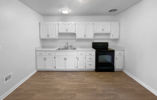Building Photo - 2361 Leonid Rd