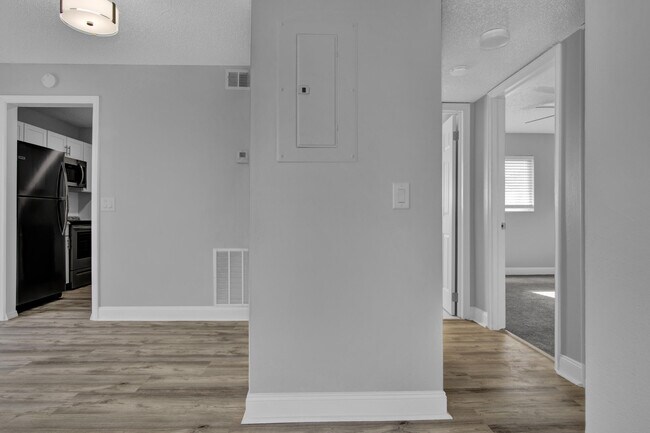 Building Photo - 3164 Melaleuca Rd