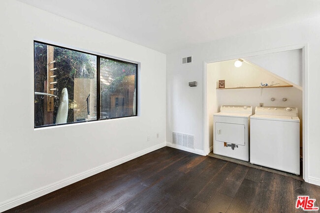 Foto del edificio - 29231 Heathercliff Rd