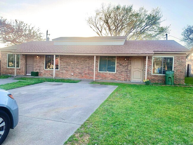 Foto del edificio - 420 Oakwood Ln