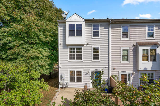 Foto principal - 18000 Singing Pine Cir