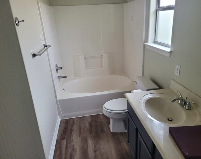 Foto del edificio - 711 Jorgette Dr