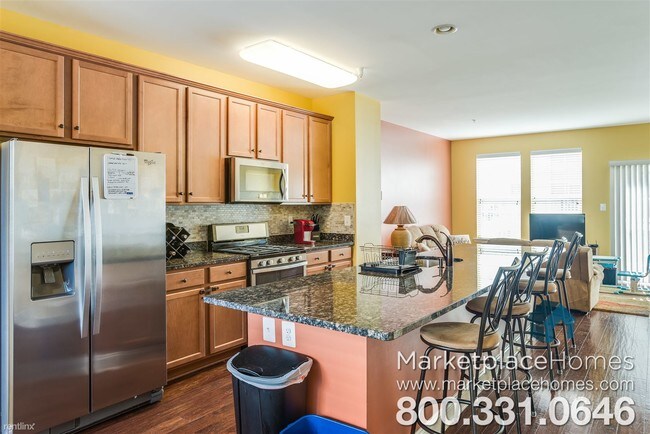Building Photo - 3 br, 2.5 bath  - 3528 Woodlake Dr Unit 25