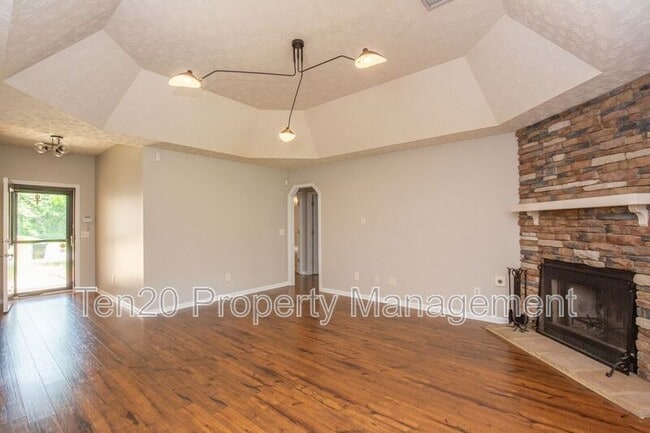 Building Photo - 1018 Sugar Mill Dr