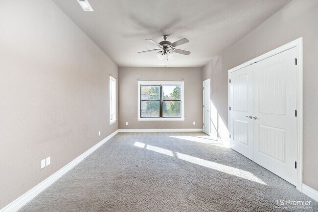 Building Photo - 2 bedroom duplex in East Fayettville