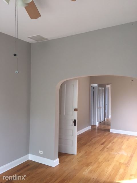 Foto del edificio - 2045 N Albany Ave