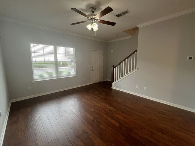 Foto del edificio - 813 Vigilant Dr