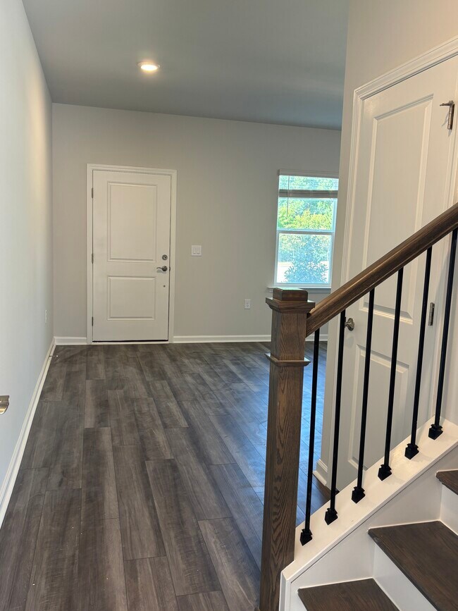 Foto del edificio - 7230 Morris Acres Rd