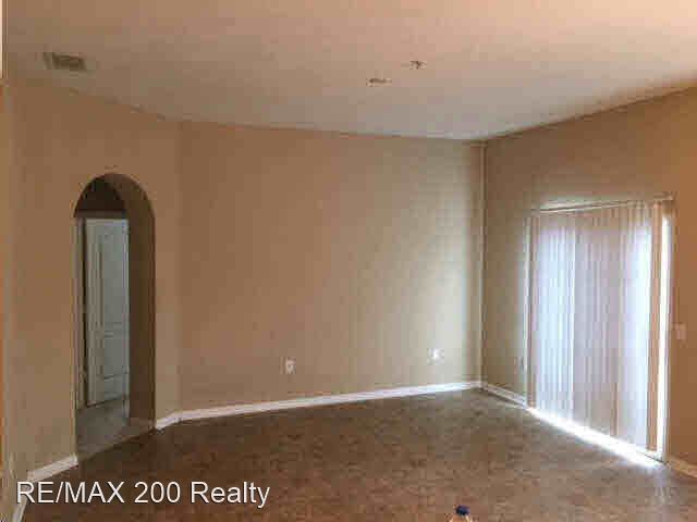 Foto del edificio - 2 br, 2 bath House - 6664 S Goldenrod Road...