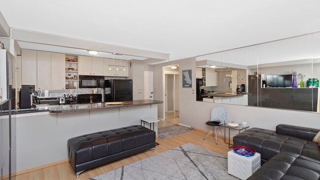 Foto del edificio - 3950 N Lake Shore Dr