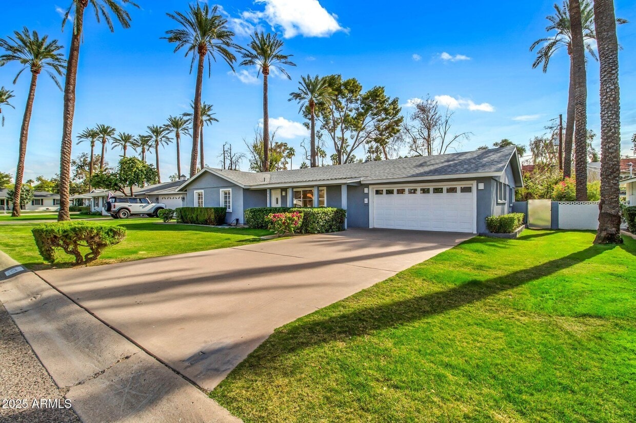 Primary Photo - 4623 E Catalina Dr