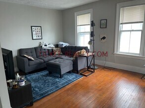 Building Photo - 77 Alexander St