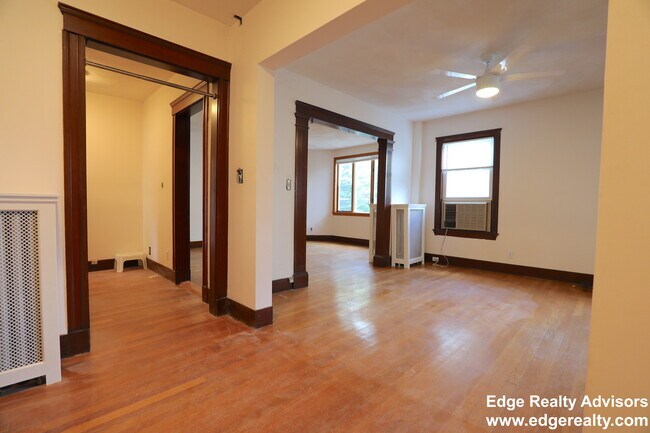 Building Photo - 12 Kilsyth Rd
