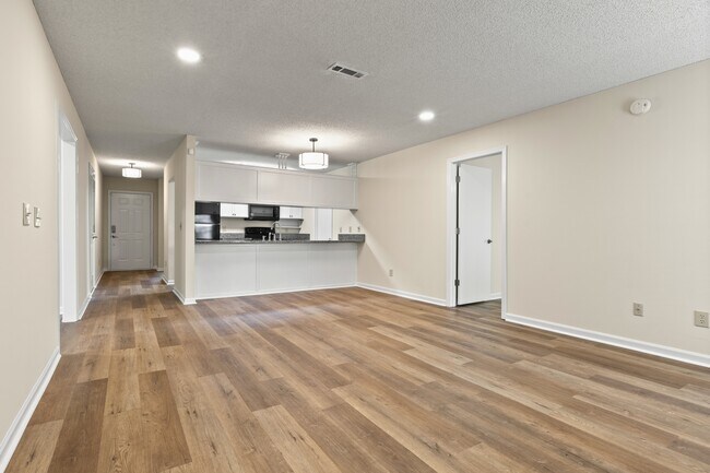 Foto del edificio - 2107 Hamilton Pl S