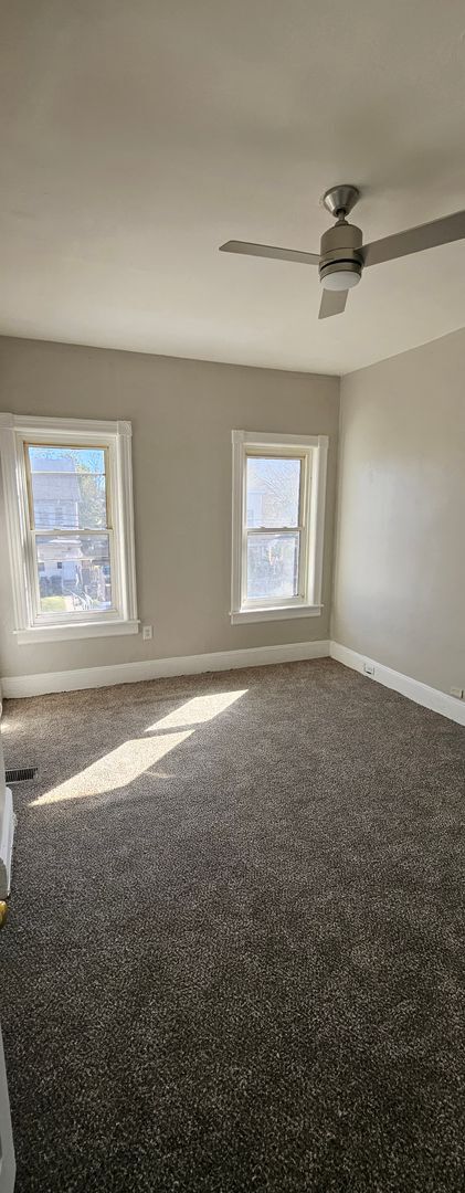 Building Photo - Large house with a nice layout welcome Home