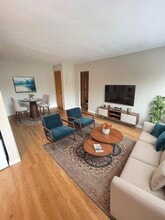 Building Photo - 25 W Redwing St