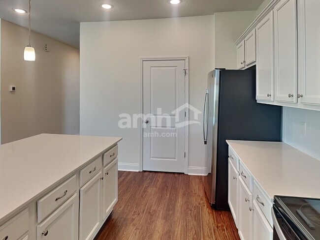 Building Photo - 1056 Summer Stone Loop