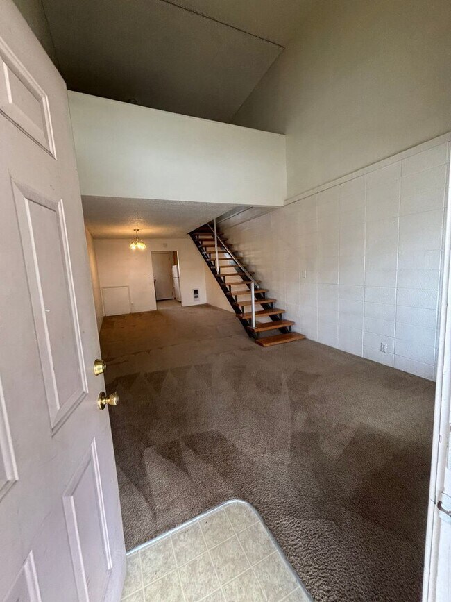 Foto del edificio - 462 W 11th Alley