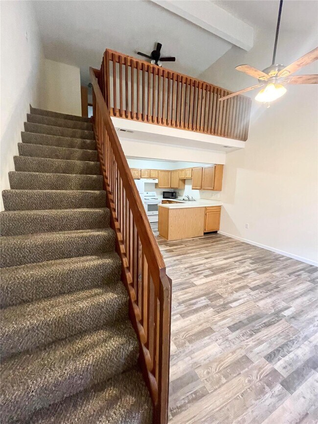 Building Photo - 463 Ponderosa Ave