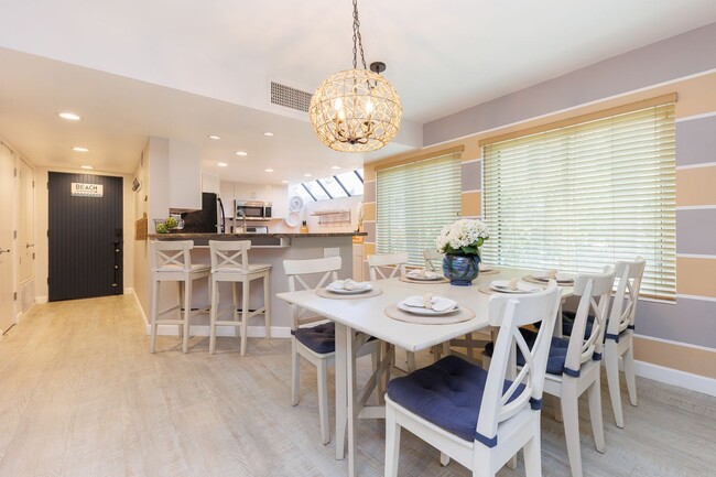 Foto del edificio - Summer Availability -Steps from La Jolla Shores Beach, Fully Furnished!