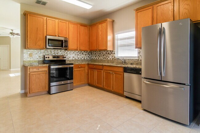 Building Photo - 322 Fieldstream W Blvd