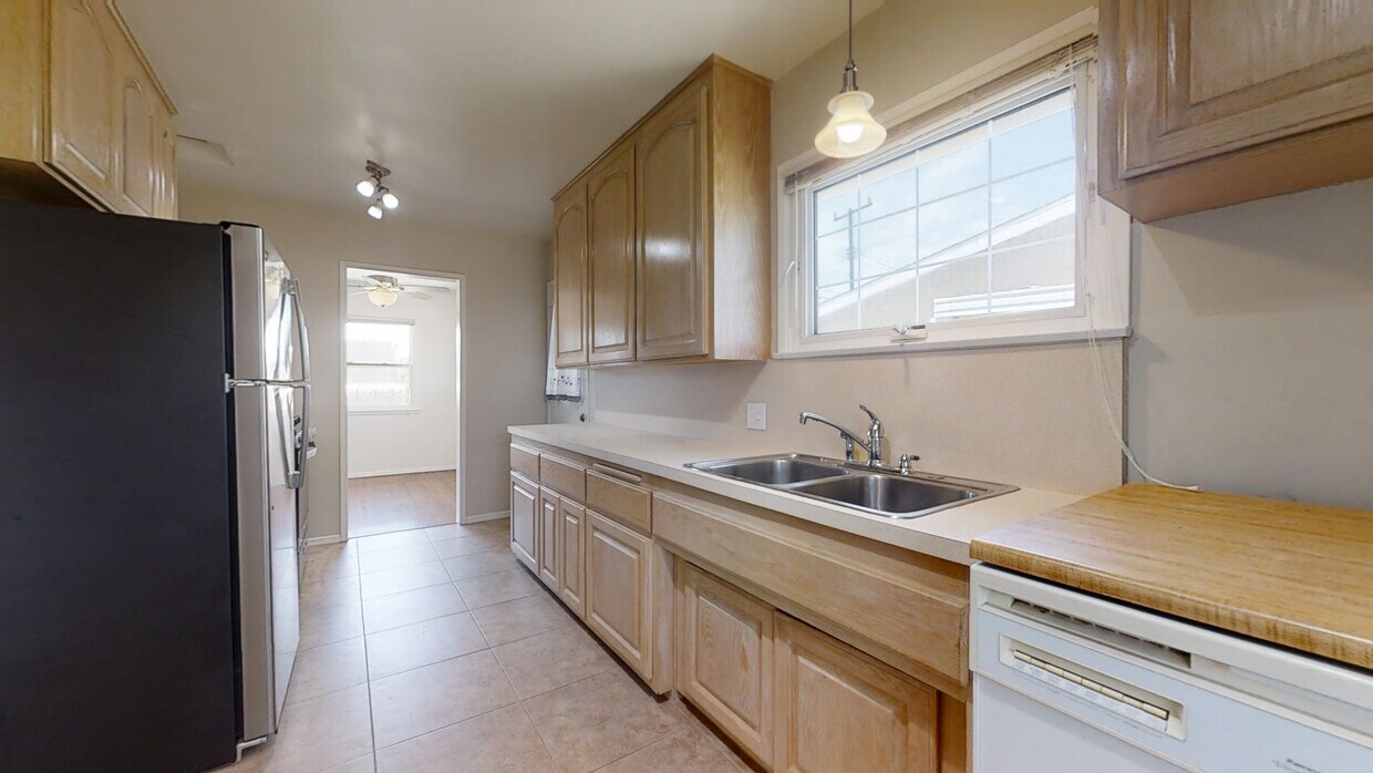 Foto principal - 4218 Torrance Blvd