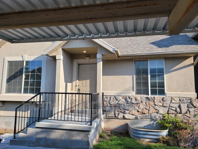 204 Cres View Ln, Tooele, UT 84074 House Rental in Tooele, UT