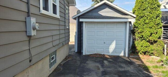 Foto del edificio - 830 Knowles St